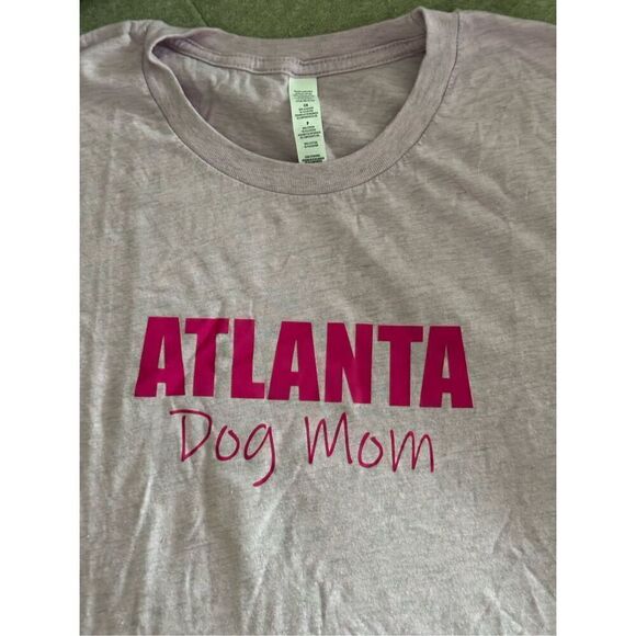 Custom printed Atlanta Dog Mom t-shirt sz small - Picture 2 of 4